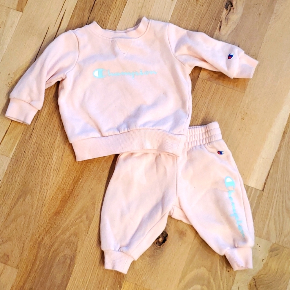 💗 5/$15 Champion sweat suit
